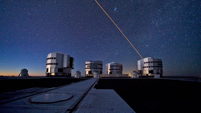 Os quatro telescópios do VLT