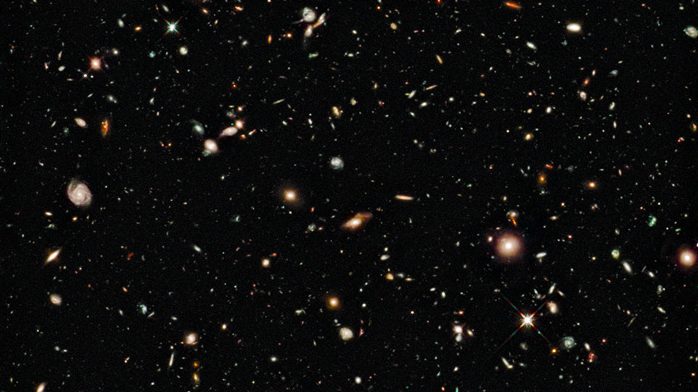 Old galaxies seen by the Hubble Space Telescope