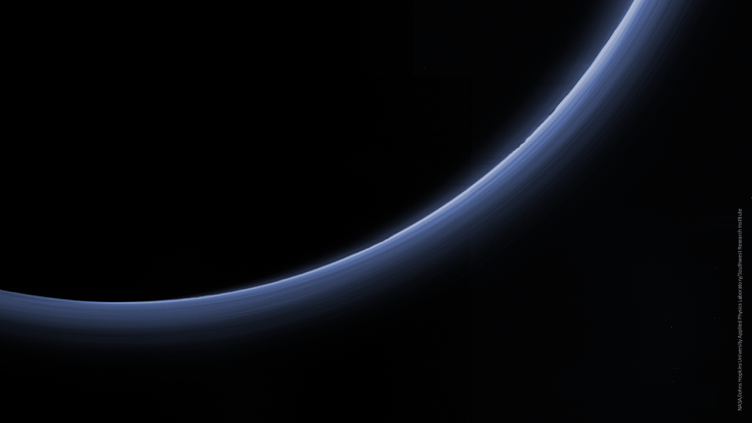 Atmosfera de Plutão, observada pela sonda New Horizons, da NASA, em julho de 2015.