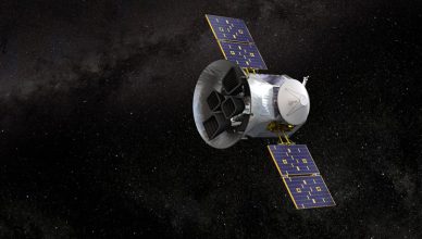 Imagem artística do telescópio de pesquisa de trânsitos de exoplanetas (Transiting Exoplanet Survey Satellite - TESS), da NASA.