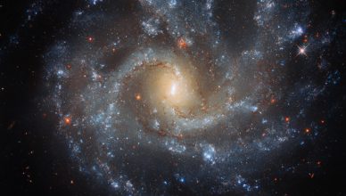 Imagem da galáxia espiral NGC 5468, situada a 130 milhões de anos-luz de distância.