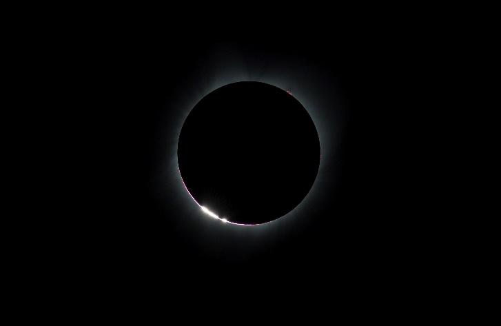 Foto do eclipse total do Sol de 21 de agosto de 2017, obtida em Madras, Oregon, nos EUA. 