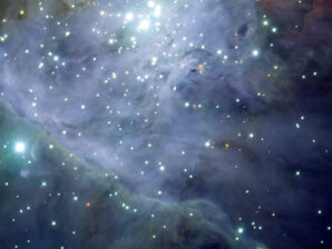 Pormenor da Nebulosa de Orionte, com as estrelas do Trapézio na parte superior